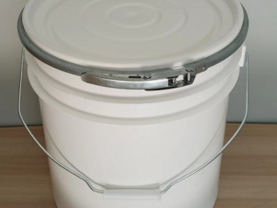 江苏常州压盘式直口胶桶厂家供应5加仑铁包箍塑料直身桶